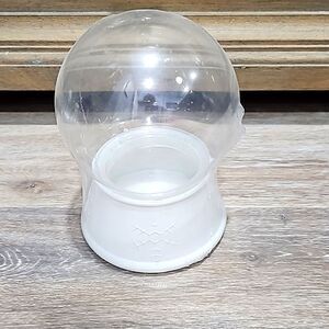 New globe canister